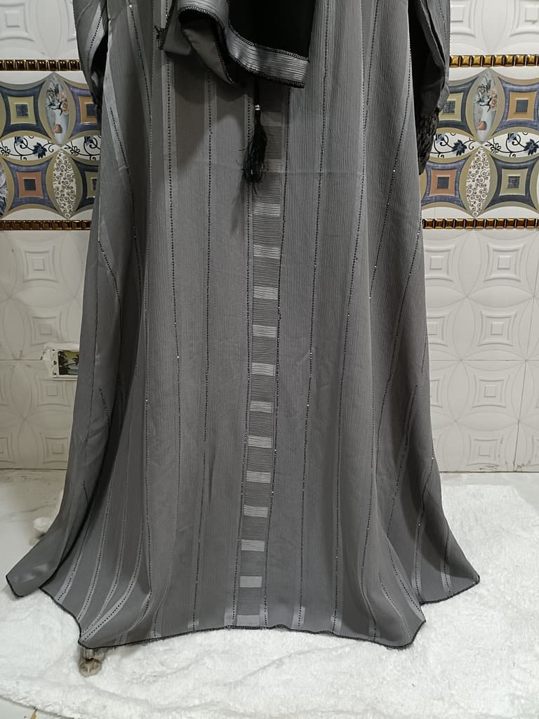 Gray Wrinkled Abaya With Elastic Sleeves And Moti Design thumbnail 3