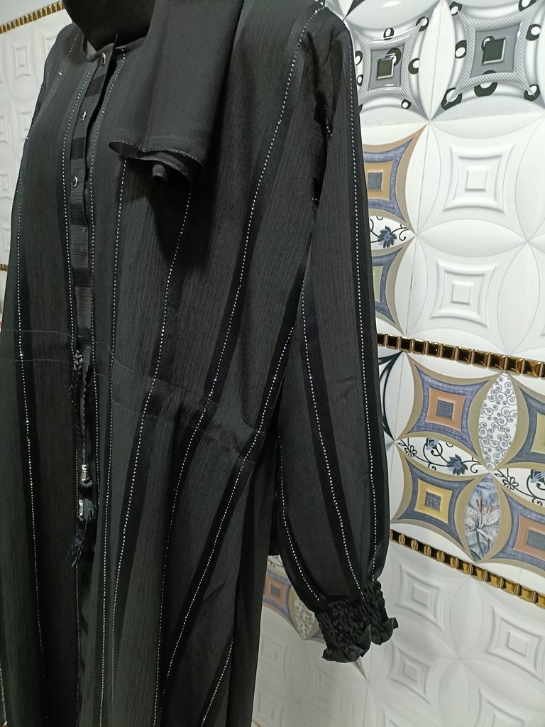 Black Abaya With Elastic Sleeves And Light Moti Lines image