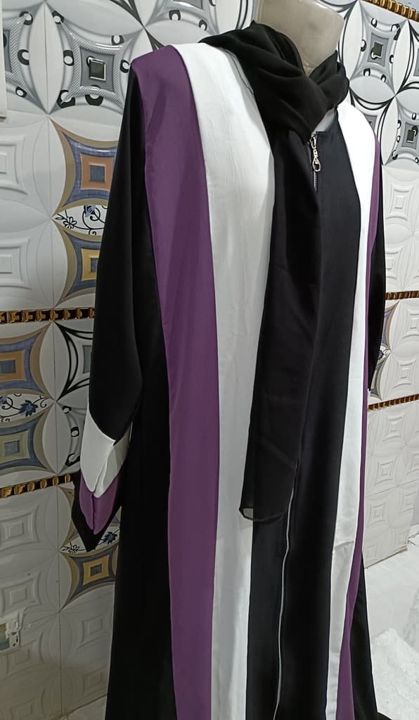 Front Open Purple Contrast Patti With Full Length Chain thumbnail 3