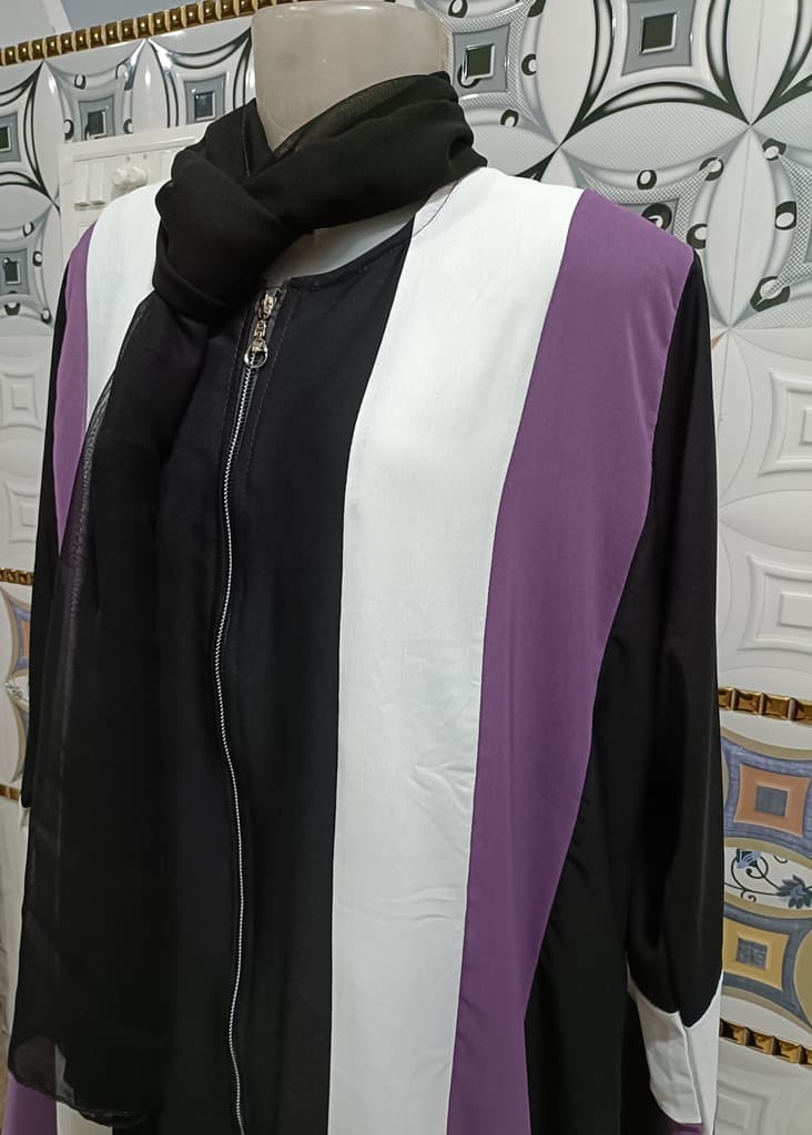 Front Open Purple Contrast Patti With Full Length Chain thumbnail 4