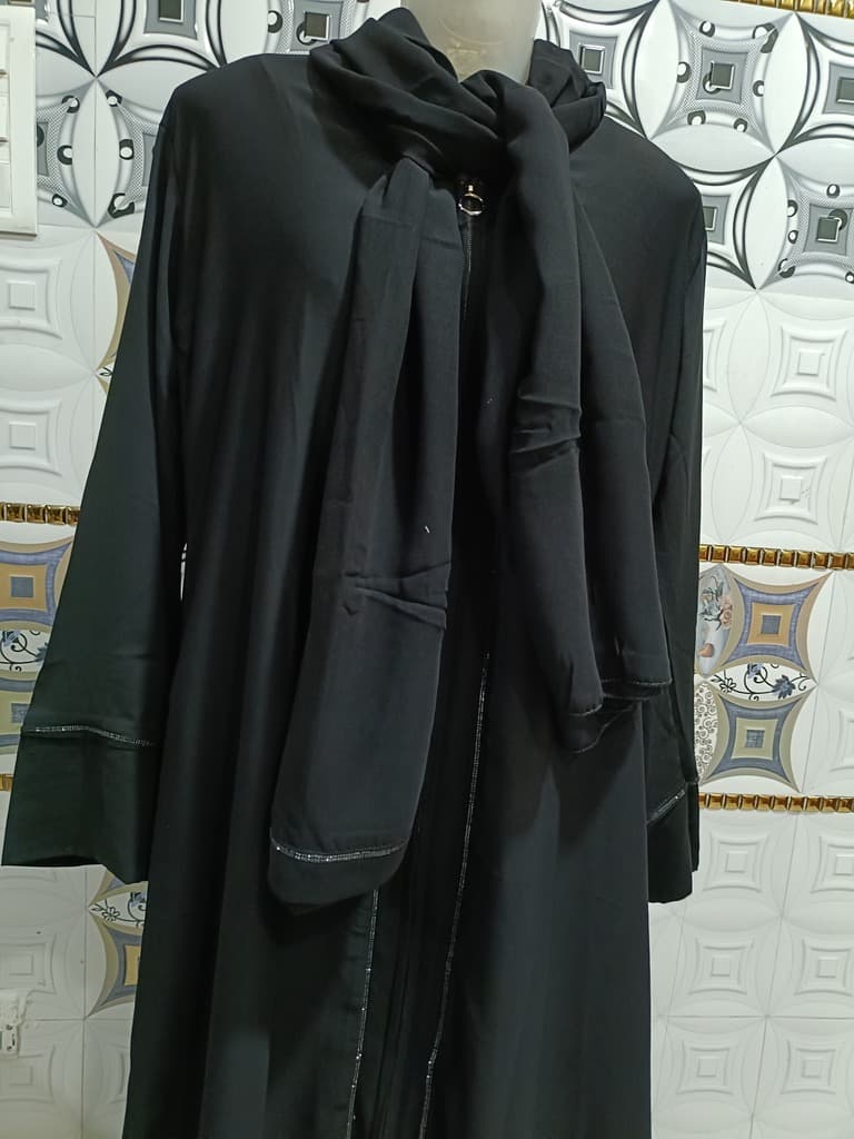 Front Open Black Sheet Abaya With Full Length Chain image