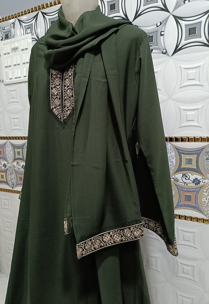 Dark Green Abaya With Lace Around Neck thumbnail 3