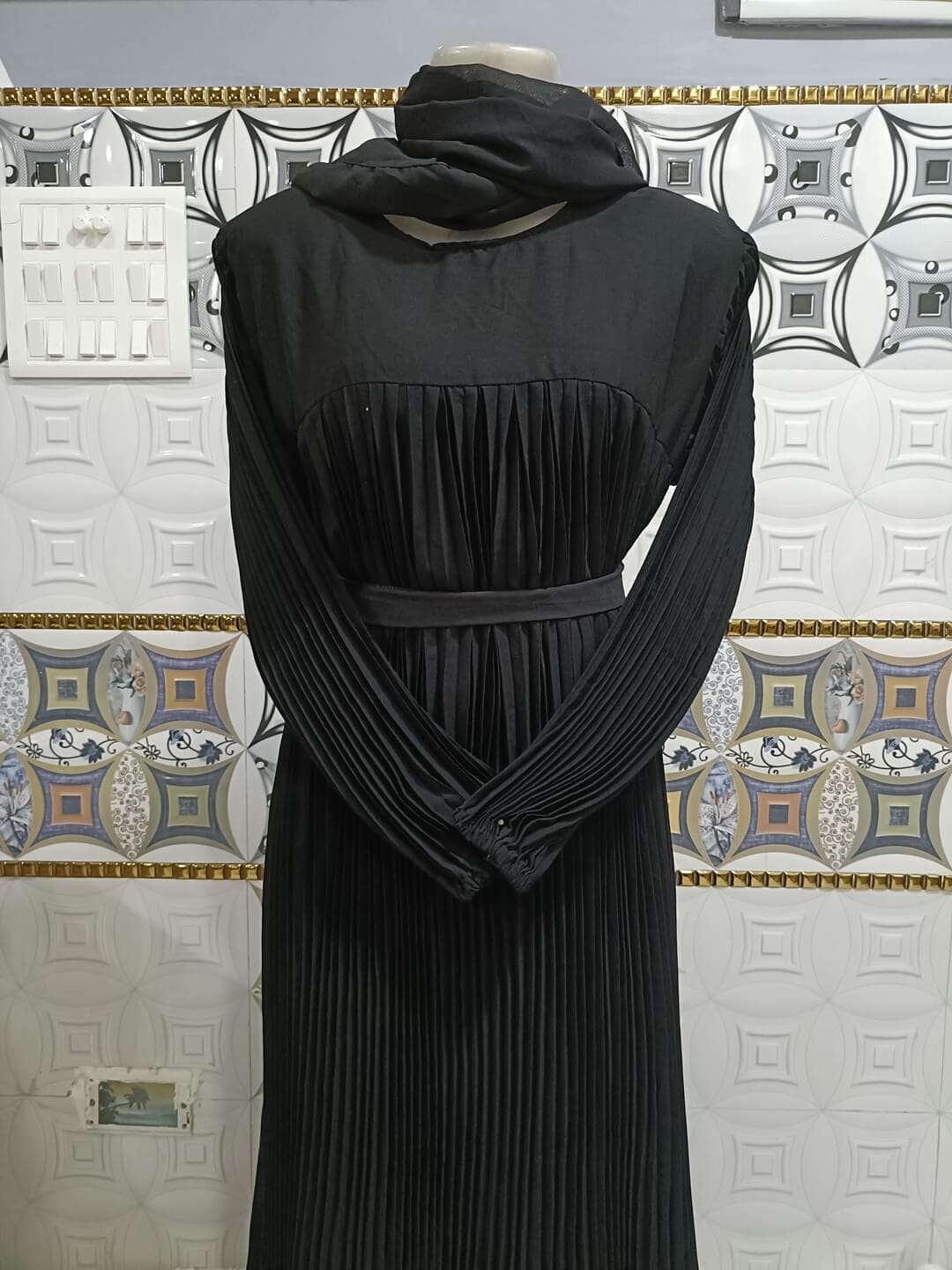 Modest Black Abaya With Plates image