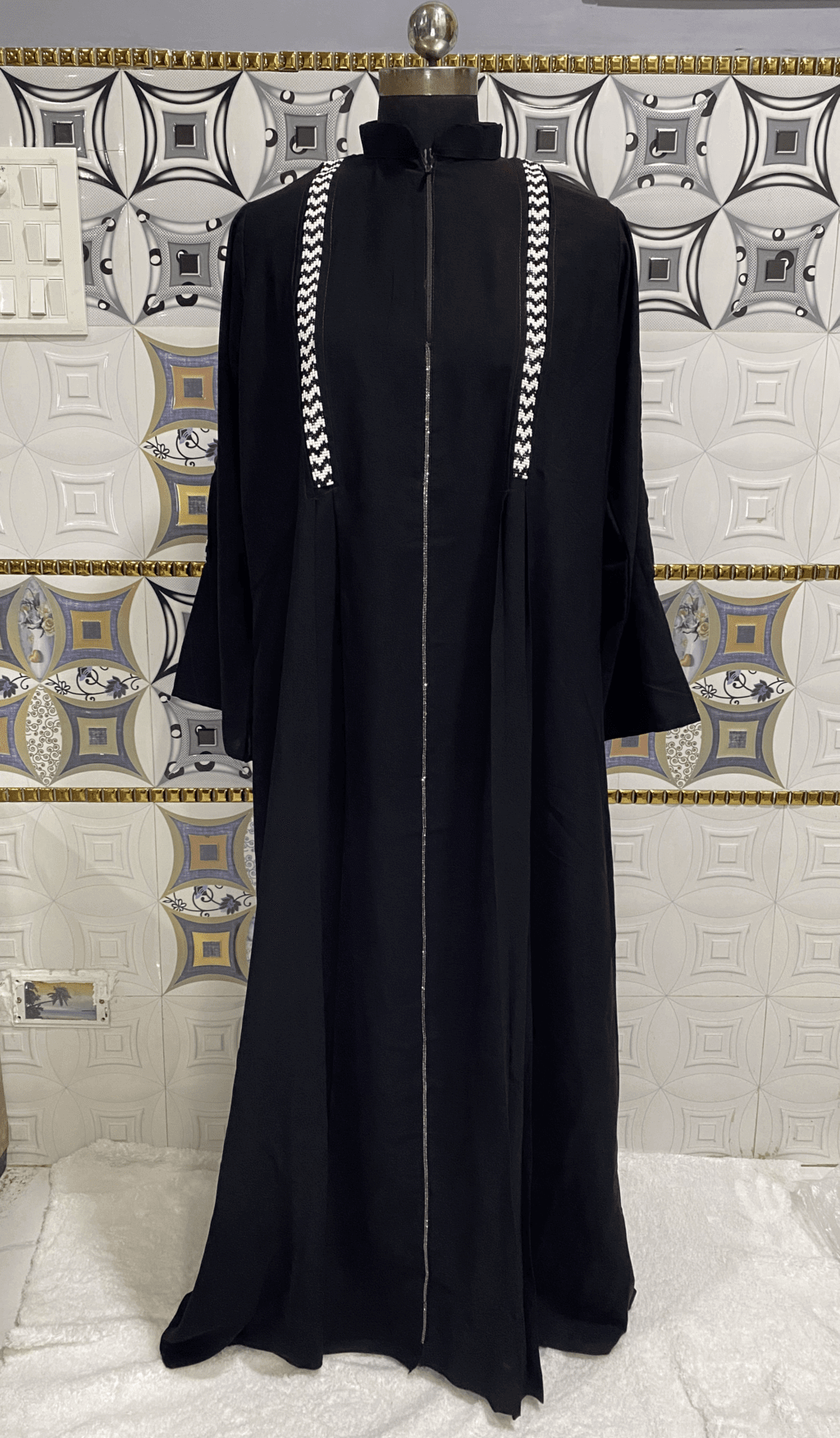 Black Front Open Abaya With Full Length Chain