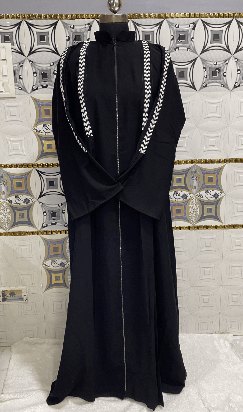 Black Front Open Abaya With Full Length Chain image