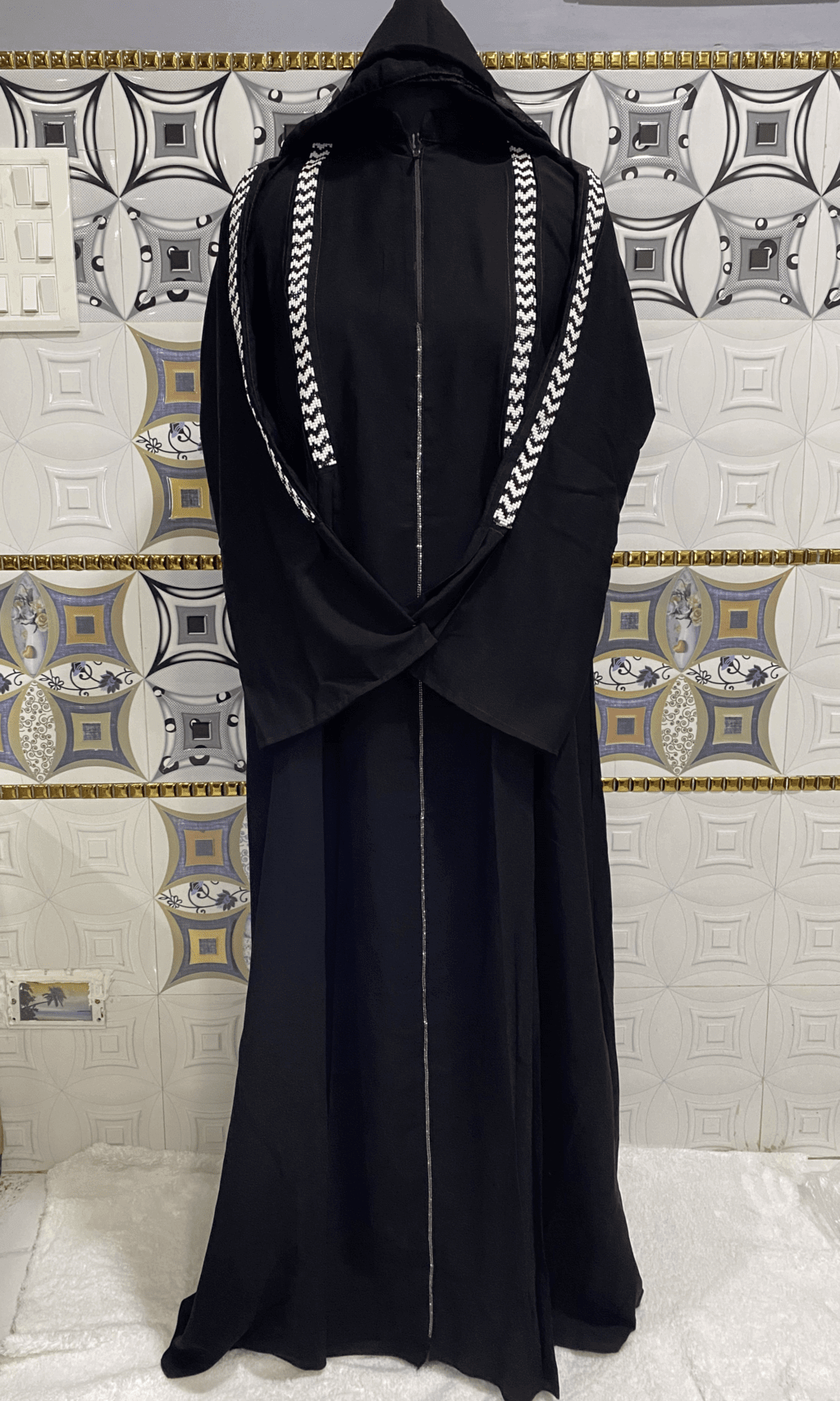 Black Front Open Abaya With Full Length Chain image