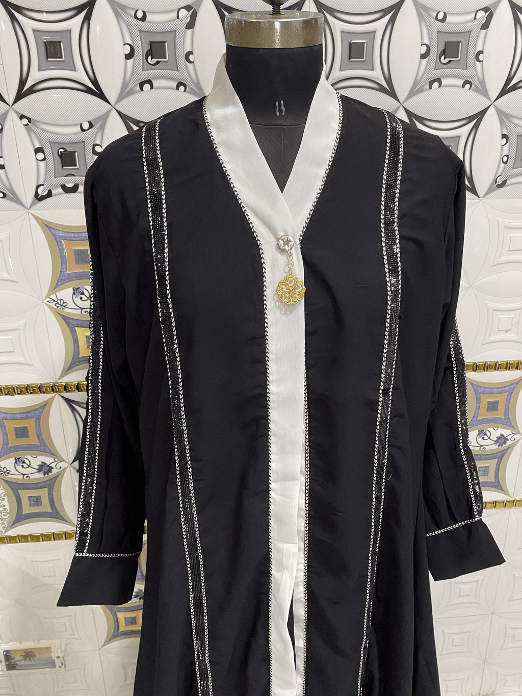 Black Front Open Abaya With Buttons And Cuff Sleeves image