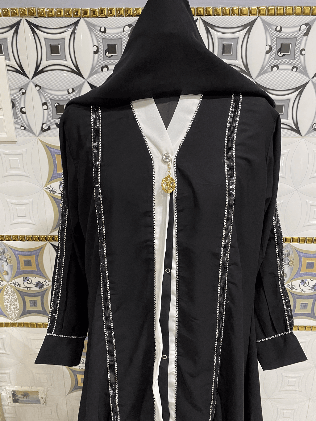 Black Front Open Abaya With Buttons And Cuff Sleeves image